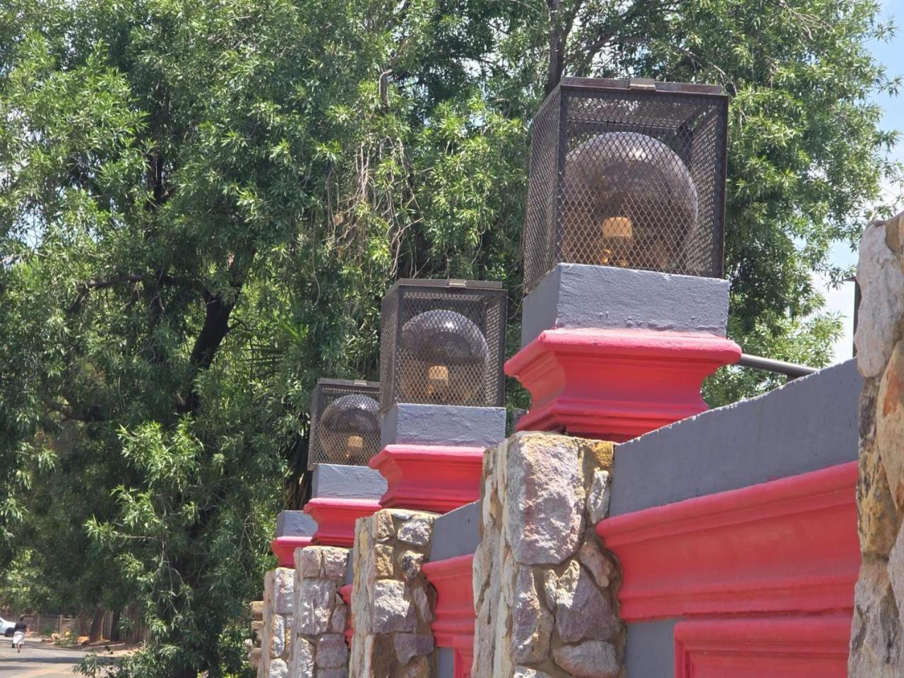 Botshe Lodge In Vanderbiljpark Vanderbijlpark Kültér fotó